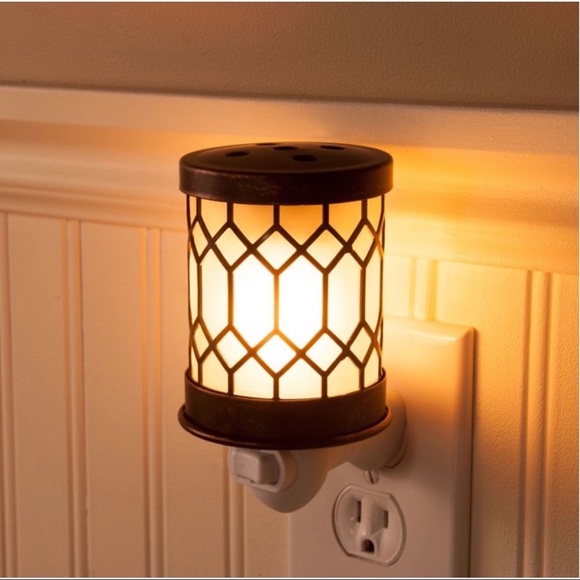 ScentSationals Other - ScentSationals Wall Accent Scented Wax Warmer & Night Light